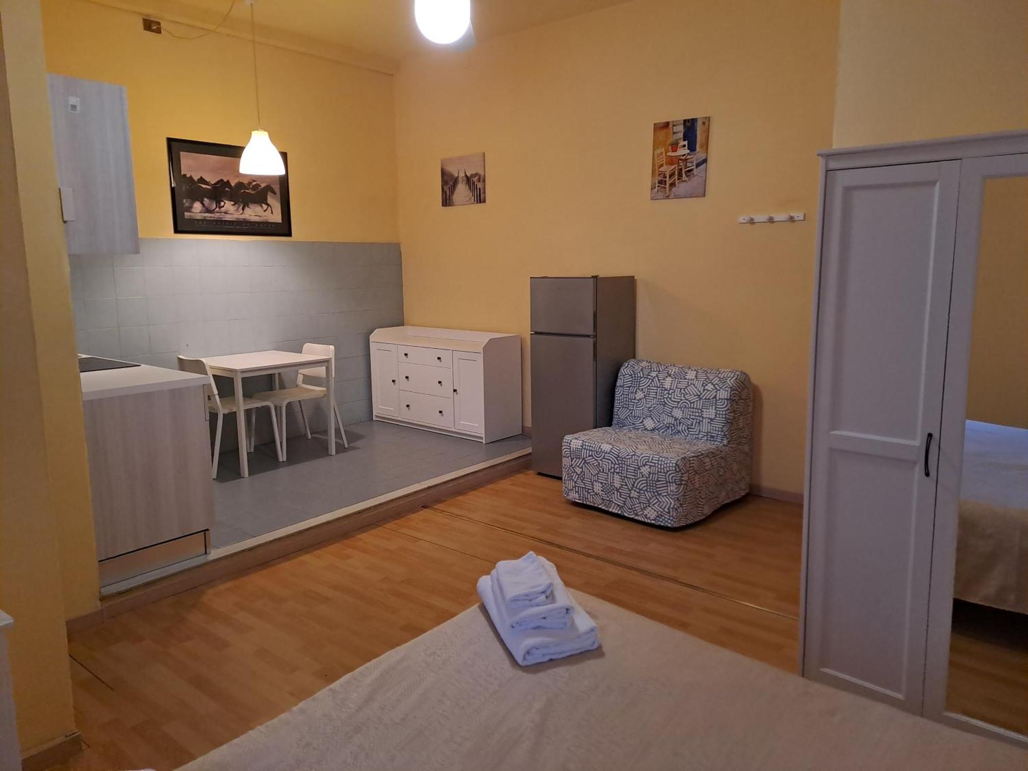 Giappone Inn Flat Ливорно Экстерьер фото